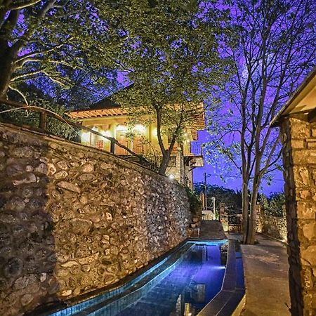 Santa Marina Guesthouse Loutraki  Bagian luar foto