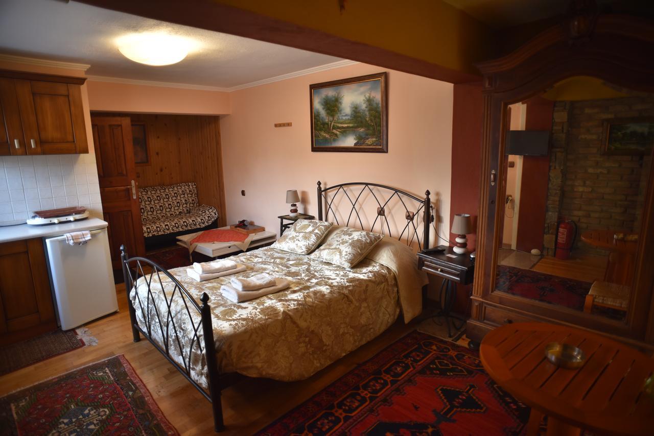 Santa Marina Guesthouse Loutraki  Bagian luar foto