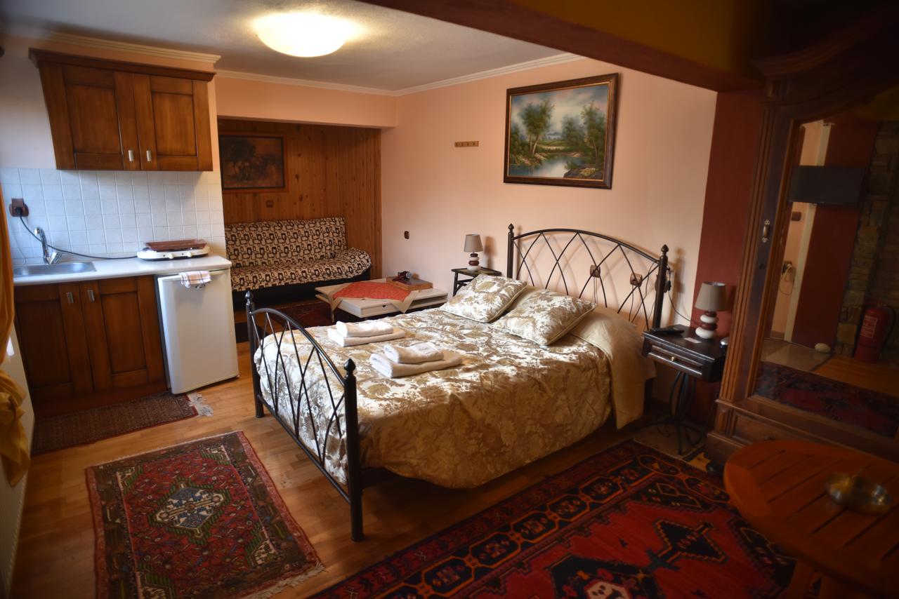 Santa Marina Guesthouse Loutraki  Bagian luar foto