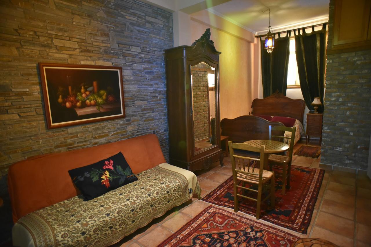 Santa Marina Guesthouse Loutraki  Bagian luar foto