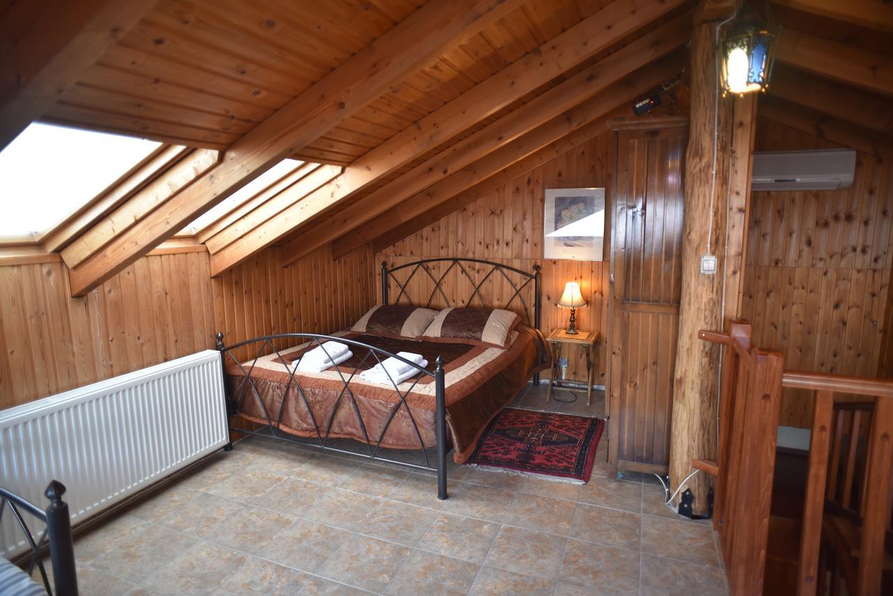 Santa Marina Guesthouse Loutraki  Bagian luar foto