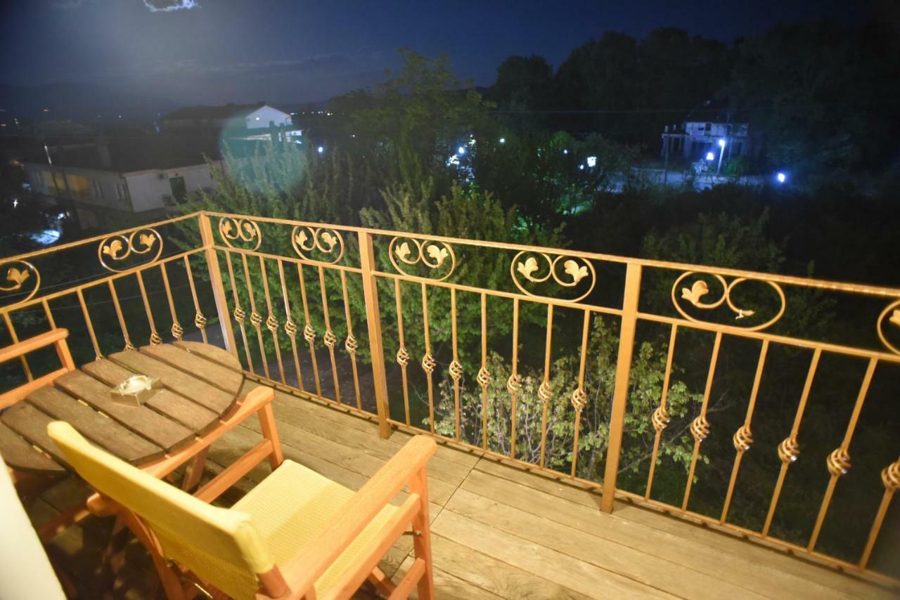 Santa Marina Guesthouse Loutraki  Bagian luar foto